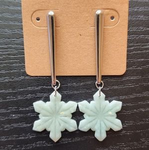 Clay snowflake earrings ❄️